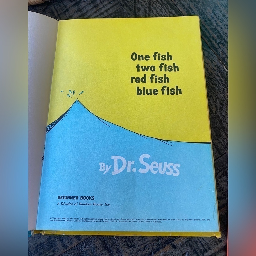 Dr. Seuss One Fish Two Fish Red Fish Blue Beginner Books Edition - Picture 6 of 9